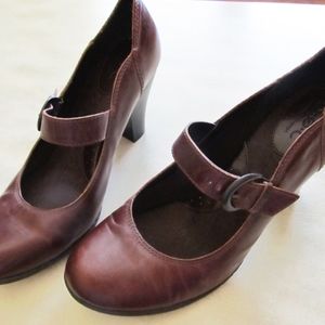 B.O.C DARK BROWN Leather MARY JANE HEELS Size 9.5